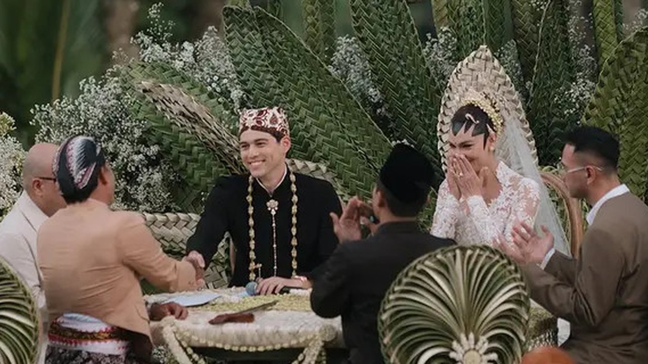 Melihat daya pikat resor mewah di Bali yang jadi pilihan venue pernikahan para artis (@itsmebcl @lunamaya @angga)