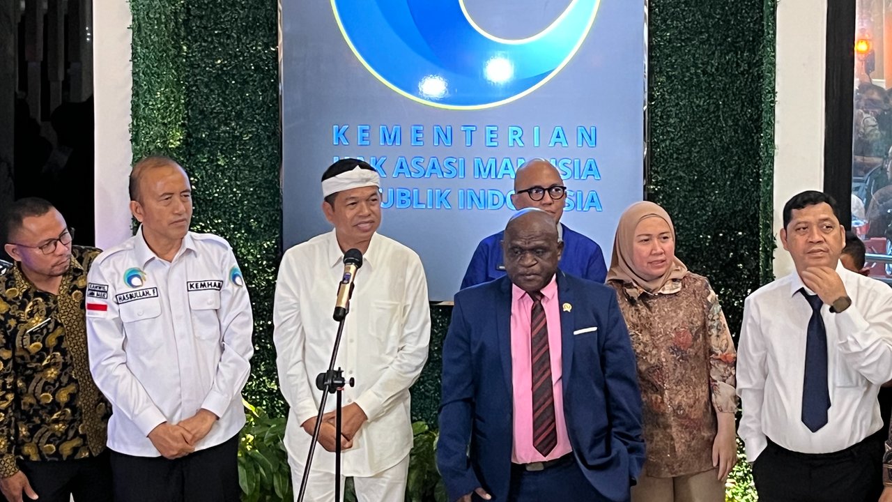 Yayasan PKPA menolak kebijakan Pemprov Jabar mengirim anak bermasalah ke barak militer, menilai pendekatan tersebut tak menyelesaikan akar masalah pengasuhan dan perlindungan anak.