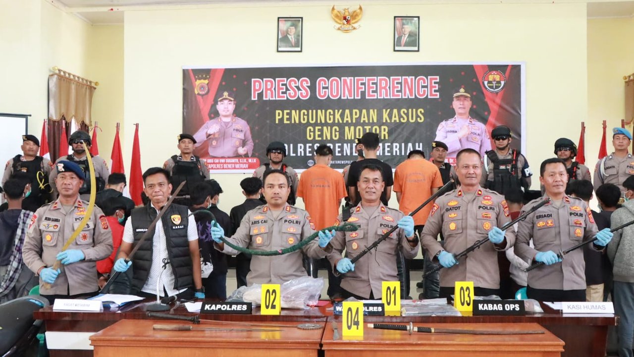 Puluhan Geng Motor Bersenjata Tajam Bikin Onar, Serang Dua Pelajar Pakai Pedang dan Celurit