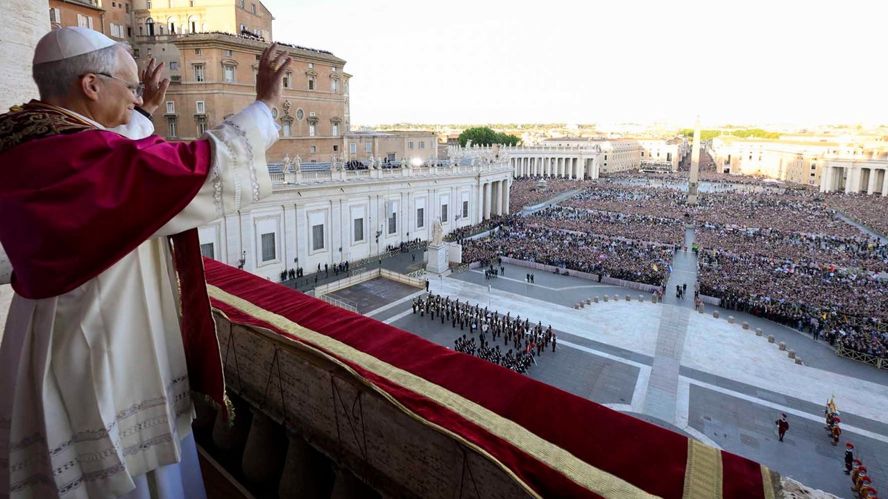 Paus Leo XIV yang baru terpilih, Robert Prevost (08/05 2025).
