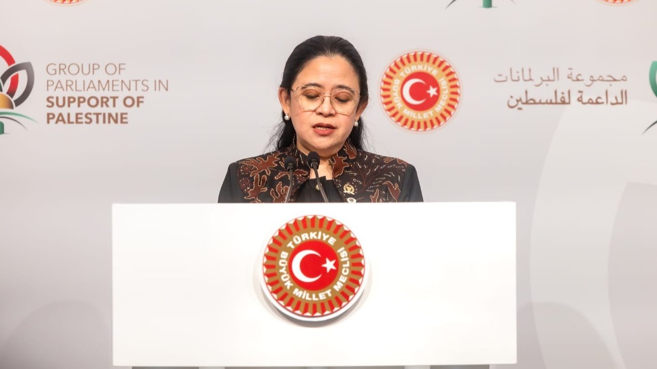 Ketua DPR RI Puan Maharani bertemu dengan Presiden Senat Kamboja Hun Sen, membahas peningkatan kerja sama bilateral di berbagai bidang, termasuk ekonomi dan pertahanan, serta solidaritas ASEAN.