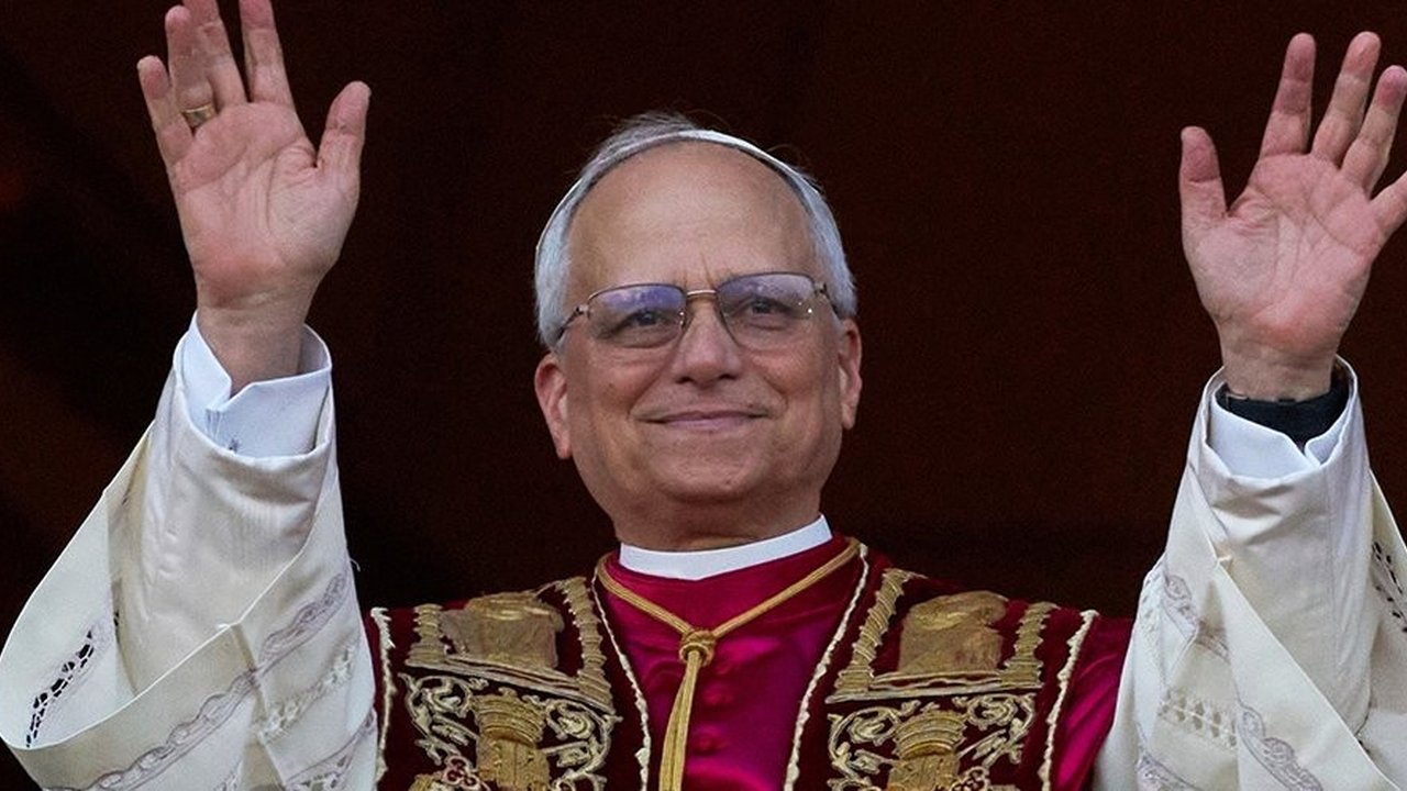 Paus Leo XIV dan Kecintaannya pada Sepak Bola: Benarkah Fans Universidad Cesar Vallejo?