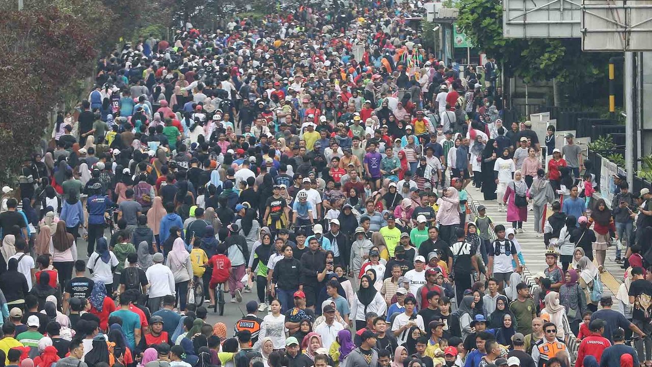 Suasana car free day di kawasan Margonda Raya, Depok, Jawa Barat, Minggu (04/05/2025).