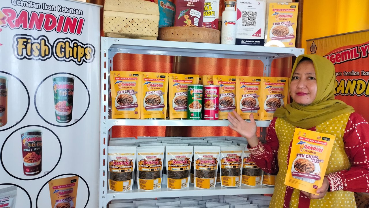 Sulap Ikan Mini Jadi Camilan Kekinian, Produk UMKM Ini Tembus Pasar Hong Kong
