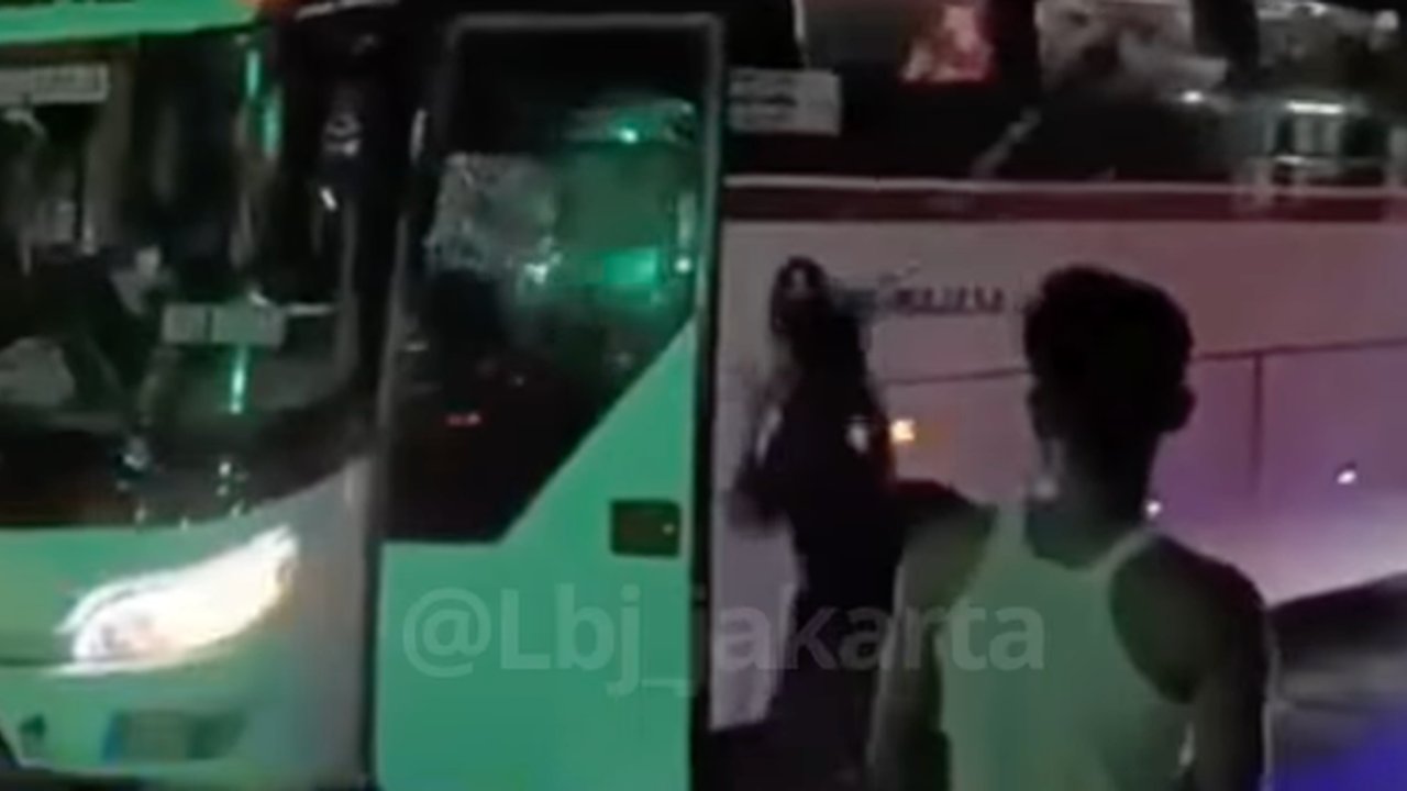 Pengamen Diduga Rusak Bus Primajasa, Polisi Turun Tangan