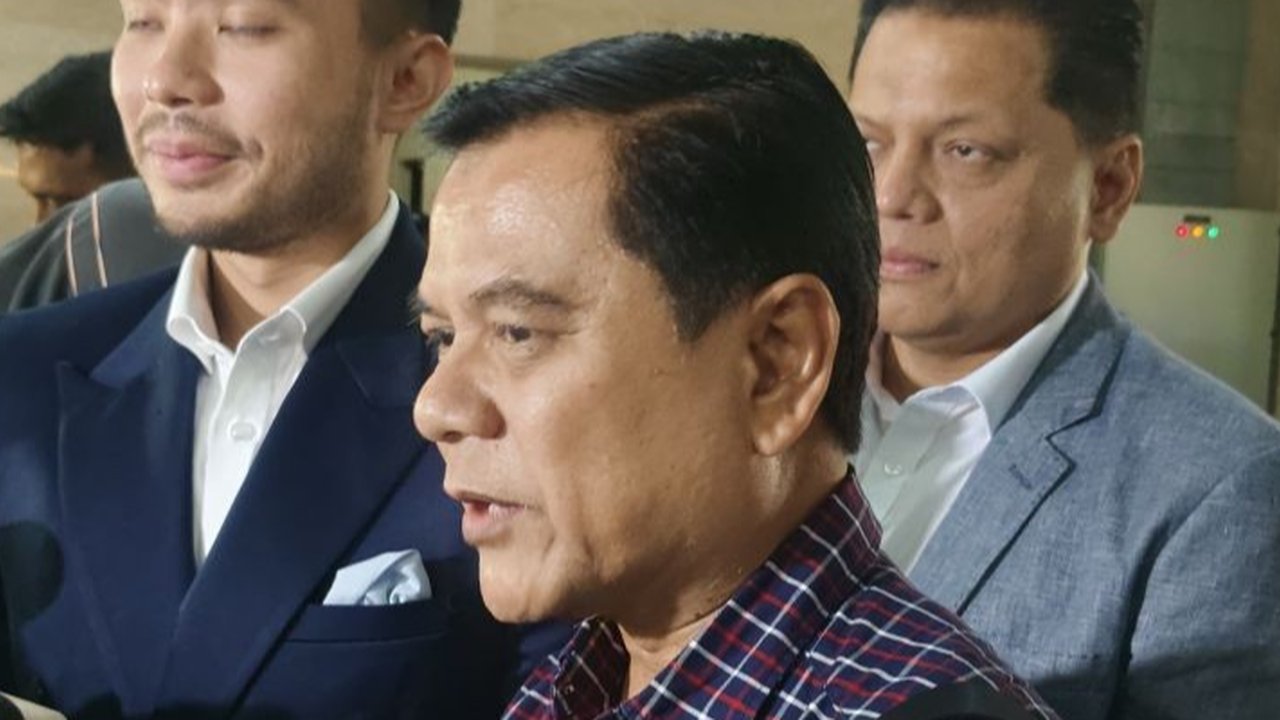 VIDEO: Adik Ipar Sampaikan Pesan Penting Jokowi, Bawa Ijazah UGM ke Bareskrim