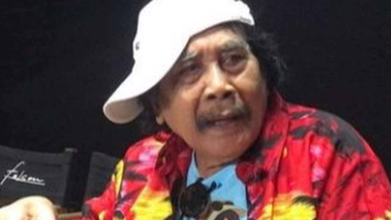 Di usia 83 tahun, aktor legendaris Jaja Miharja tetap aktif di industri hiburan meski kondisinya sudah tak sesehat dulu.