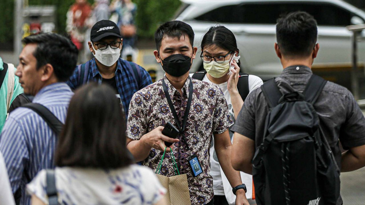 We'll show you how to request your free COVID tests online or by phone.