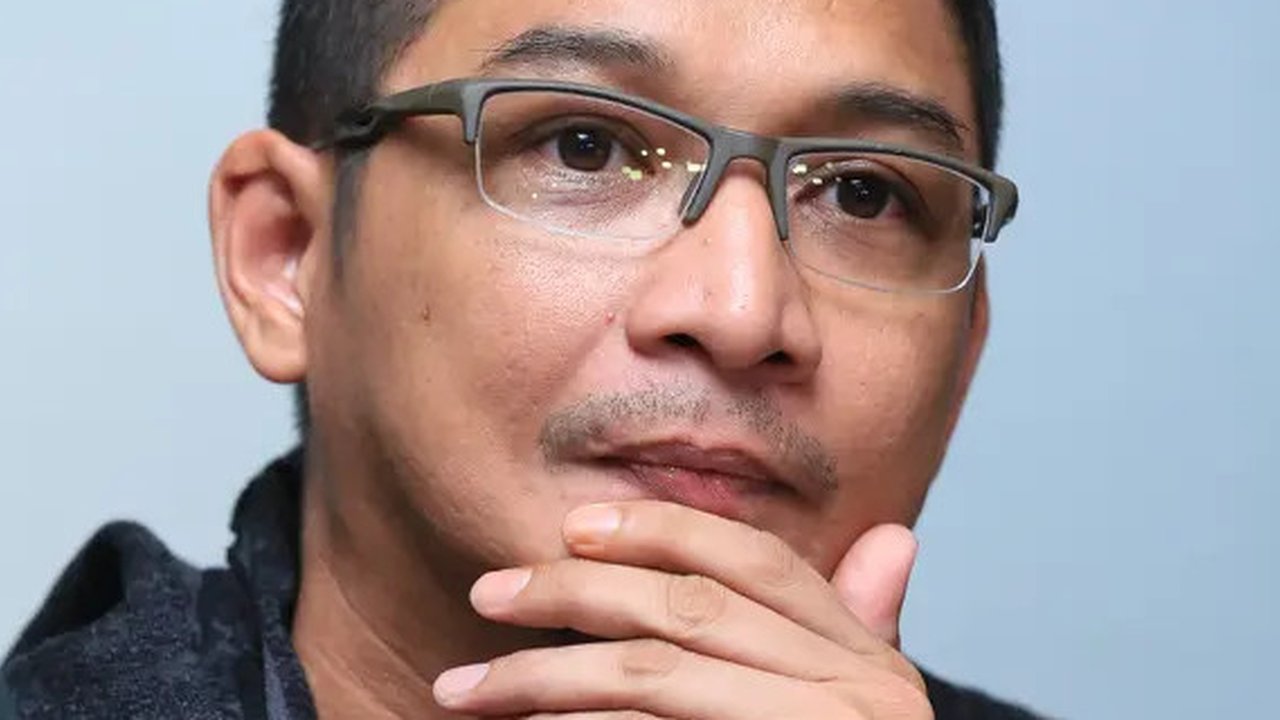 Beruntung, kembalinya ia ke dunia musik Pasha mendapat dukungan dari Walikota Palu, Drs. Hidayat M. Si. Menurut beliau tidak ada masalah Pasha kembali bermusik asal tak mengganggu kinerjan