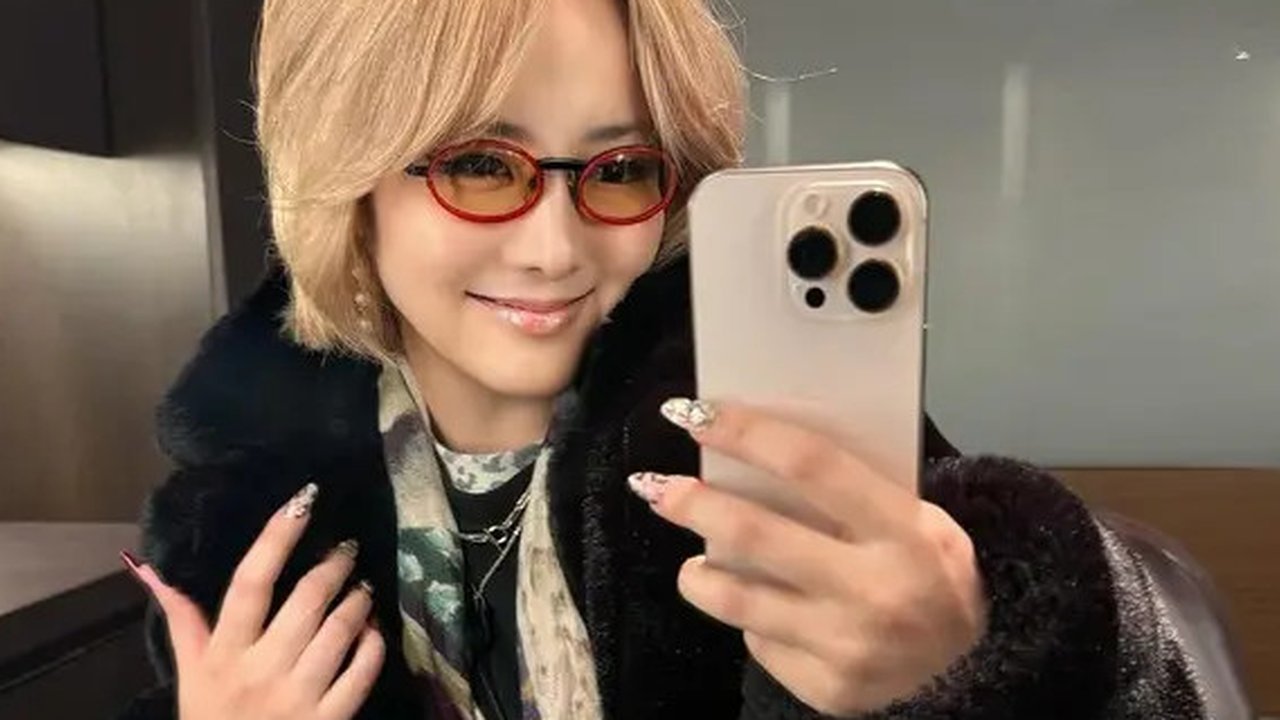 Menteri Komunikasi dan Digital (Menkomdigi) Meutya Hafid saat melakukan Orasi Ilmiah pada Sidang Terbuka Dies Natalis ke-75 Universitas Indonesia (UI) di Balai Sidang UI, Depok, Jawa Barat. (