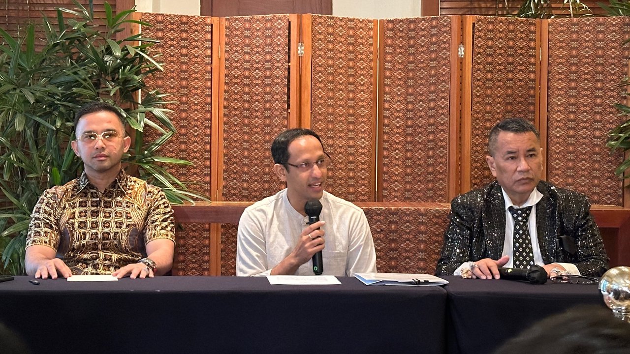 Hotman Paris Ungkap Peran Tiga Stafsus Nadiem saat Proyek Laptop Chromebook