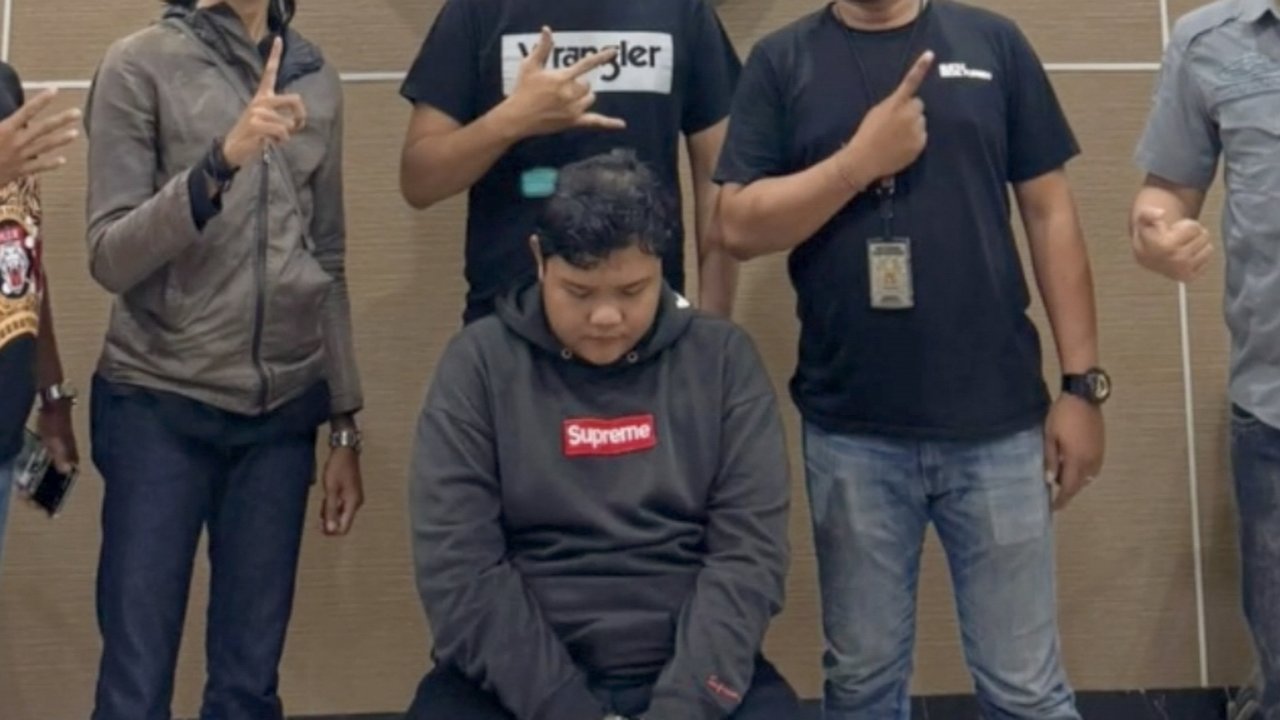 VIDEO: Ini Tampang Remaja Pelaku Begal Lebak Bulus, Lesu Tangan Diborgol saat Ditangkap Polisi