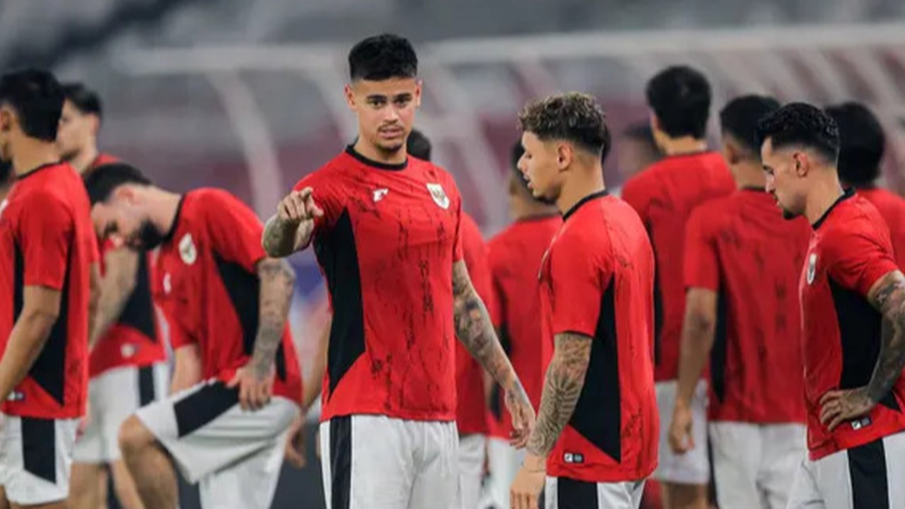 Timnas Indonesia merayakan gol yang dicetak Ole Romeny ke gawang China dalam laga Kualifikasi Piala Dunia 2026 zona Asia di Stadion Utama Gelora Bung Karno (SUGBK) Senayan, Jakarta, Kamis (5/