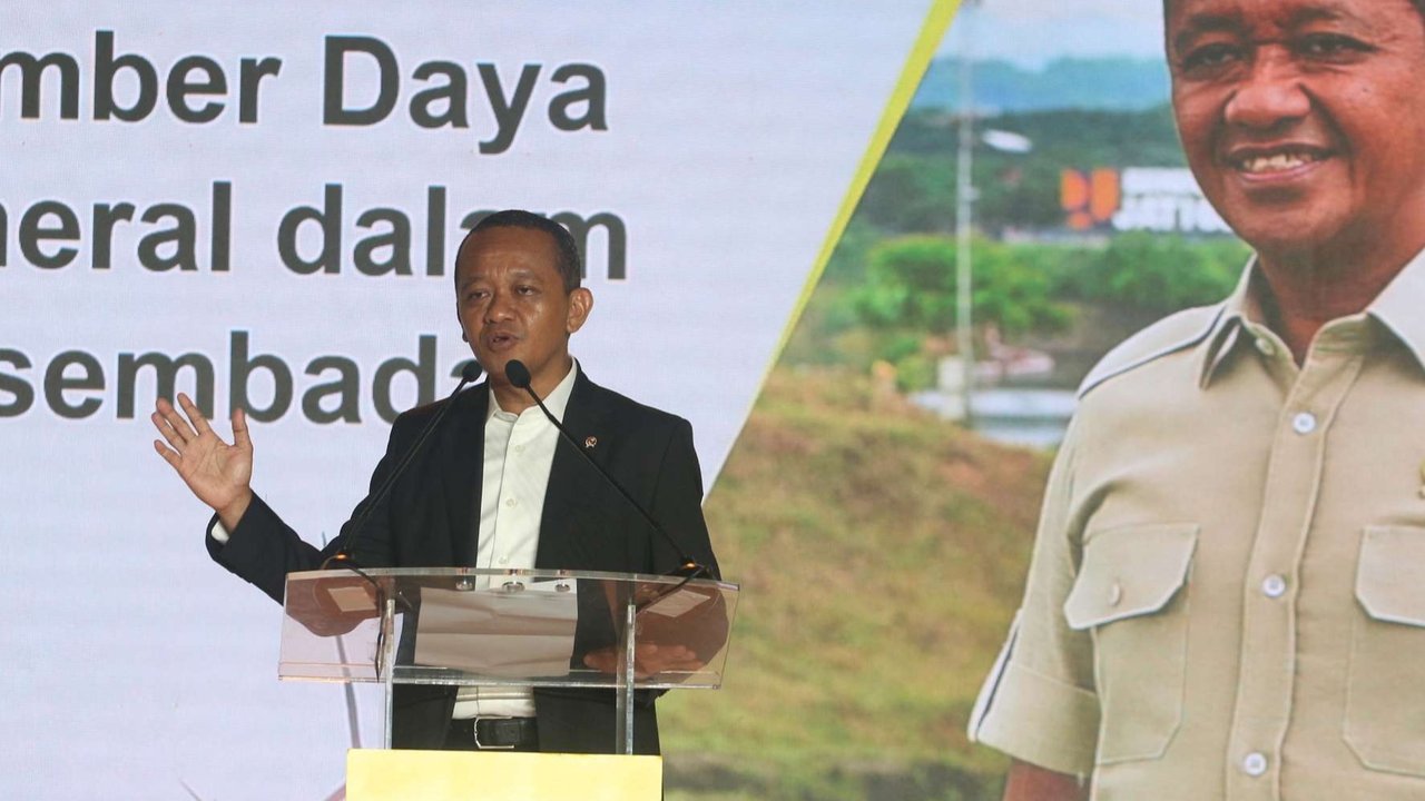 Menteri Energi dan Sumber Daya Mineral (ESDM) Bahlil Lahadalia menyampaikan pidato dalam acara Energi Mineral Forum 2025 di Hotel Indonesia Kempinski, Jakarta, Senin (26/5/2025).