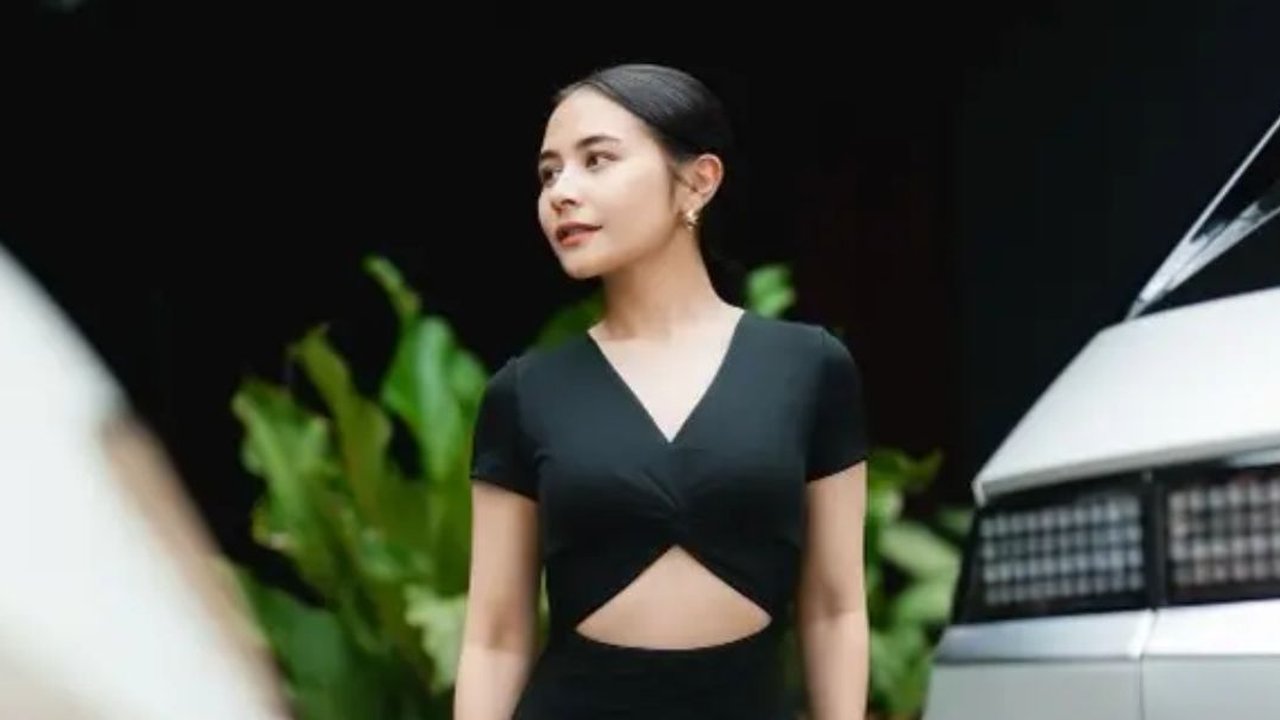 Model Dress Hitam Prilly Latuconsinna