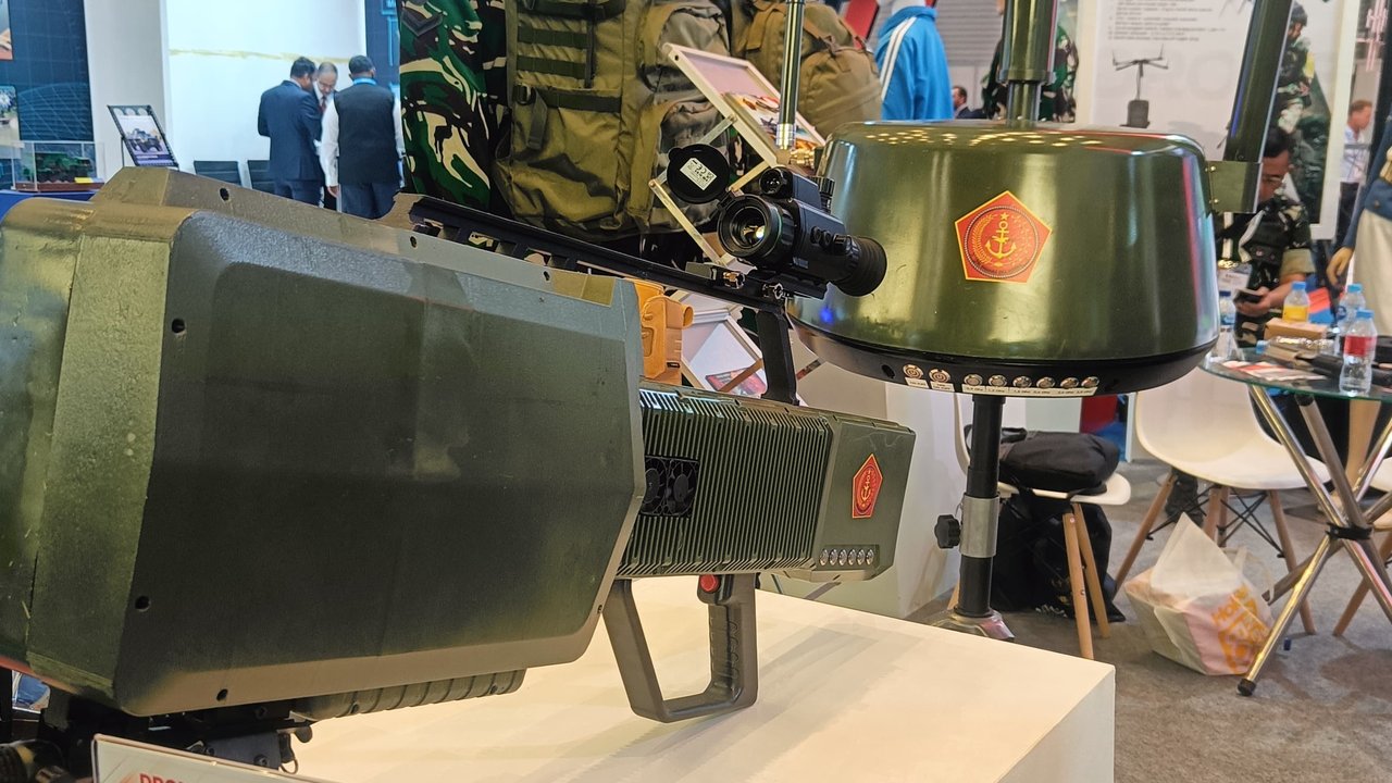 Senjata Anti-Drone Buatan TNI Jadi Sorotan di Indo Defence 2025