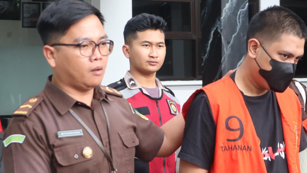 Babak Baru Kasus Dokter Kandungan Cabul di Garut, Ini Penampilan Terbarunya Jelang Disidang