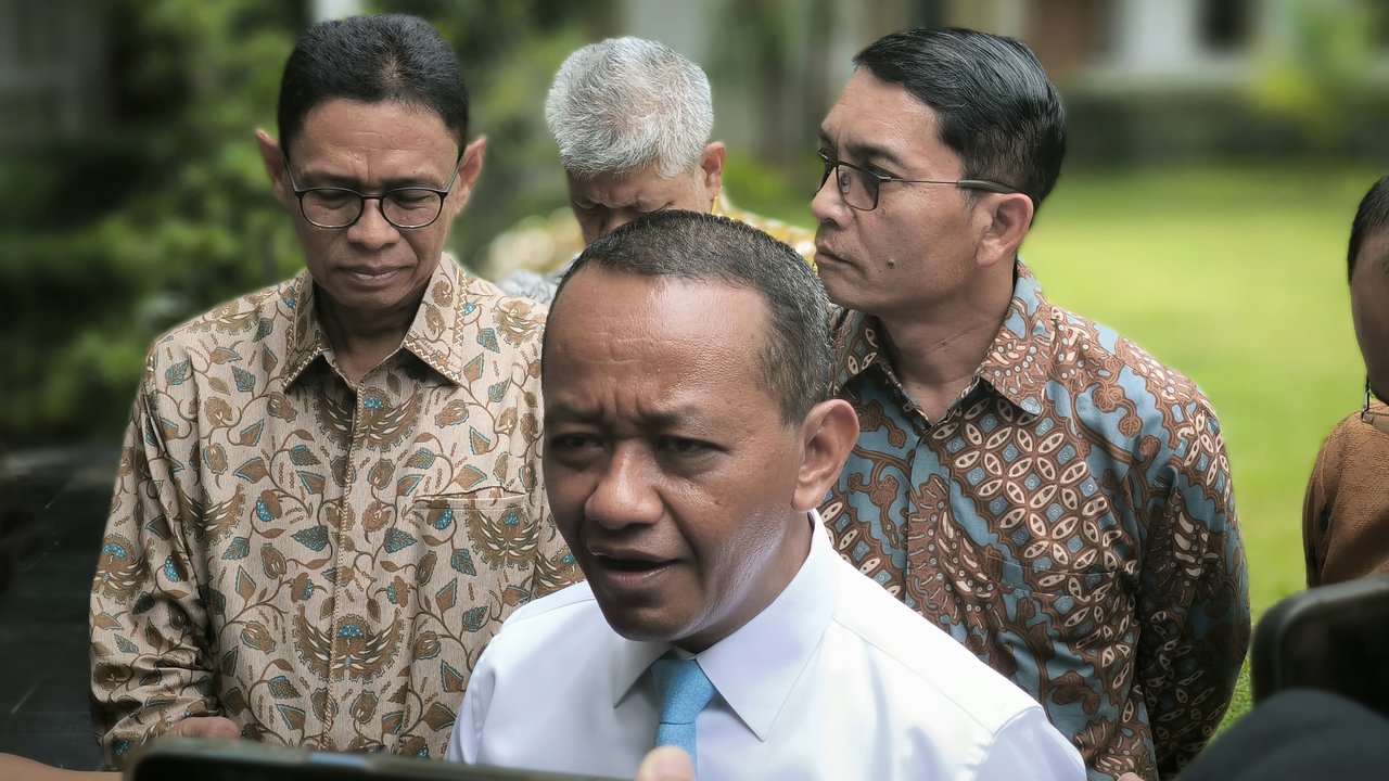 Bahlil Lahadalia: Dari Sopir Angkot yang Busung Lapar hingga Jadi Menteri yang Sering Tuai Kontroversi