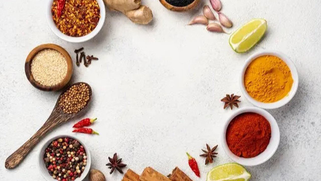 Ilustrasi bumbu dapur. (Image by wirestock on Freepik)