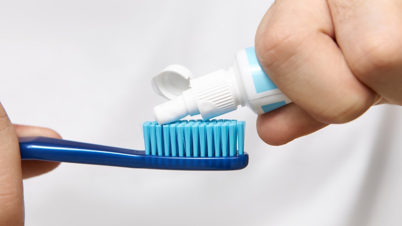 ilustrasi perempuan tersenyum/Photo by Andrea Piacquadio