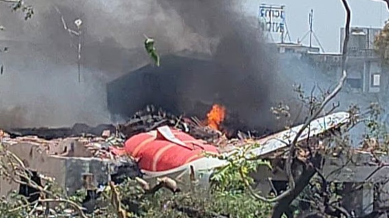 pesawat air india jatuh