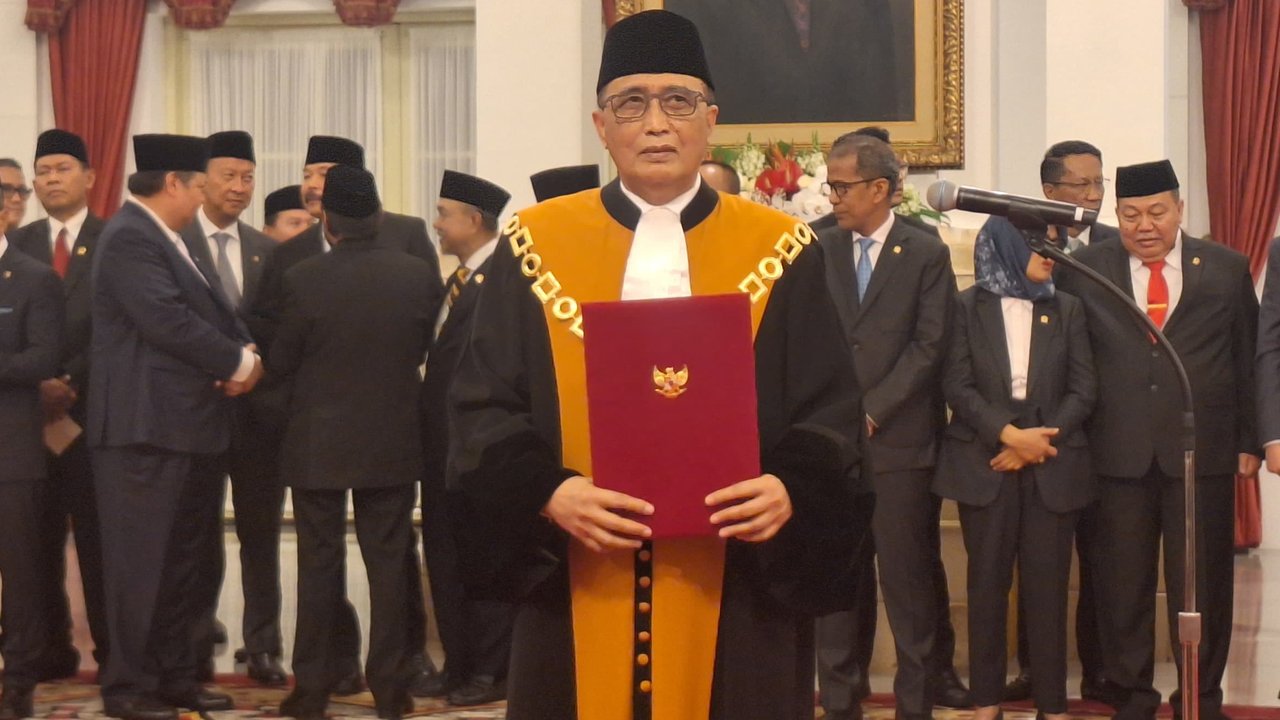 Ketua Mahkamah Agung (MA) Periode 2024–2029 Sunarto mengucapkan sumpah dan janji di hadapan Presiden Prabowo Subianto pada Selasa, (22/10/2024). (Lizsa Egeham).