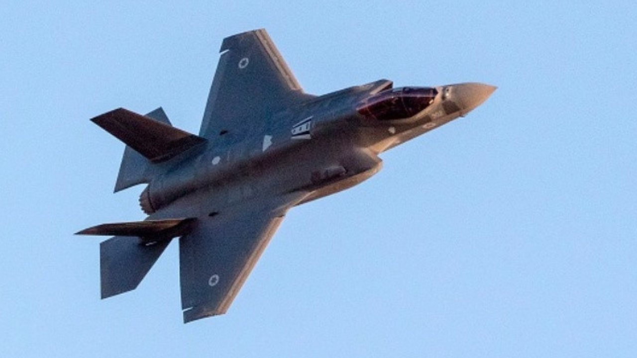 Jet tempur F-35 Lightning II buatan Amerika Serikat. (AFP/Jack Guez)
