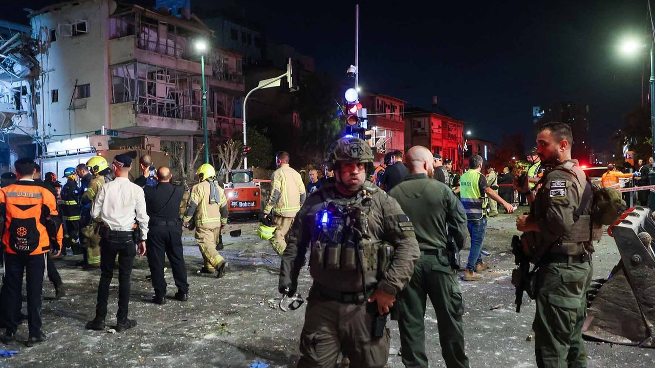 Rudal Balistik Iran Hantam Markas Besar Militer 'Pentagon'-nya Israel di Tel Aviv