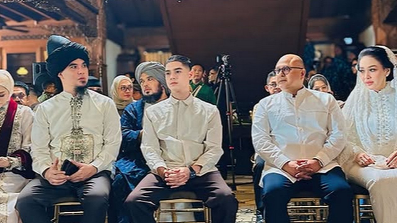 Potret Mulan Jameela Tertunduk saat Foto Sejajar dengan Maia Estianty di Siraman Al Ghazali