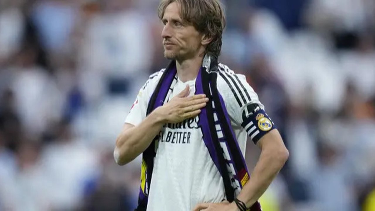 Menanti Duet Luka Modric dan Granit Xhaka di Lini Tengah AC Milan