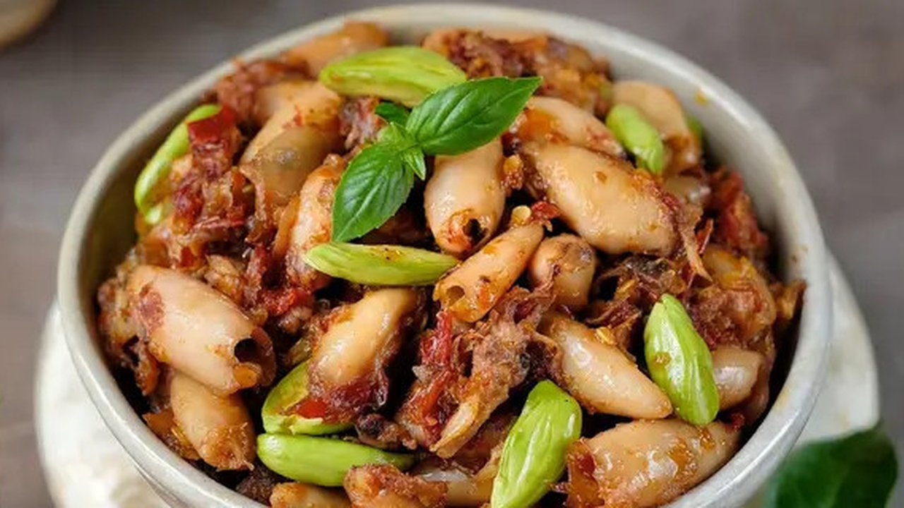 Cumi Asin Kecombrang. (dok. resepyummy.com/Novi Thedora)