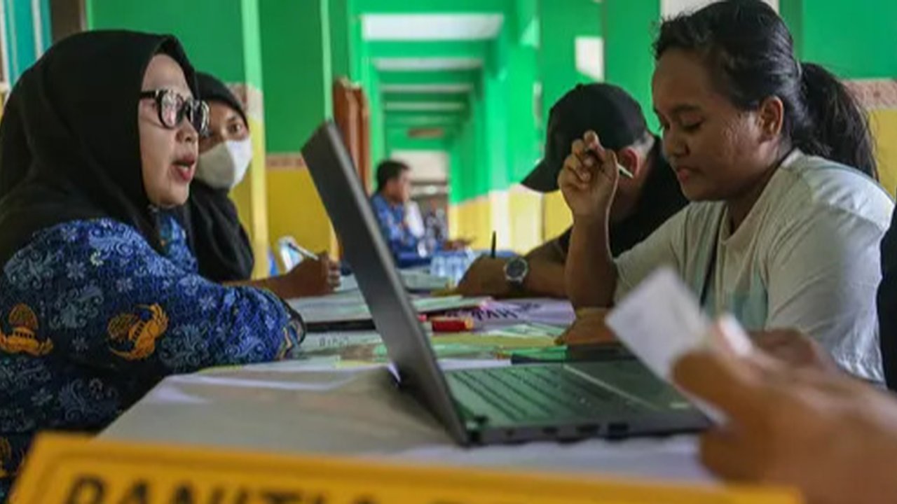 Banner Grafis Bocoran PPDB 2025 Diubah Jadi SPMB (Liputan6.com/Abdillah)