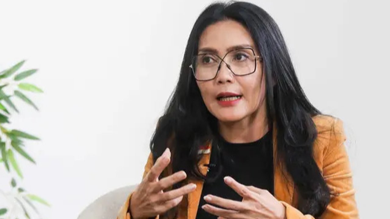 Anggota Komisi VI DPR RI dari Fraksi PDI Perjuangan, Rieke Diah Pitaloka. (Liputan6.com/Herman Zakharia)