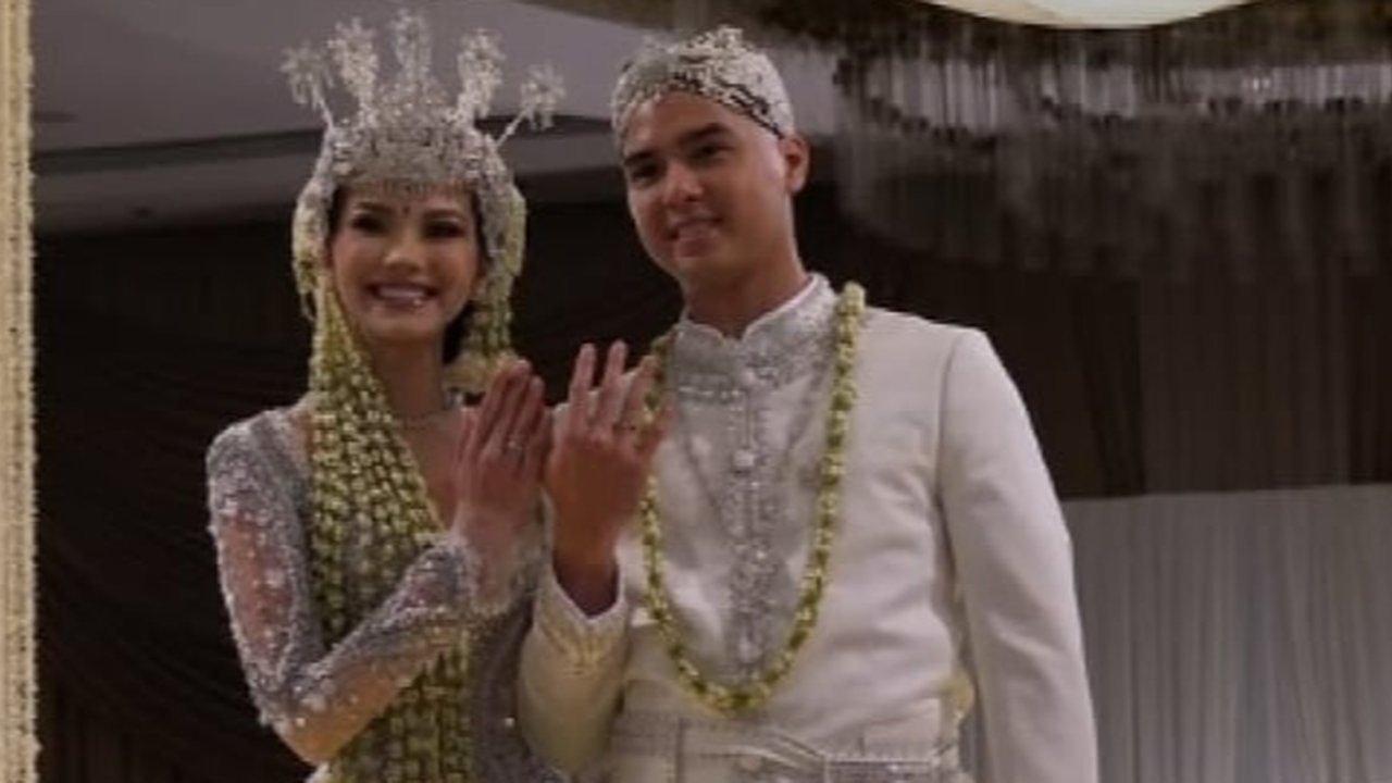 Cincin Nikah Alyssa Daguise dan Al Ghazali