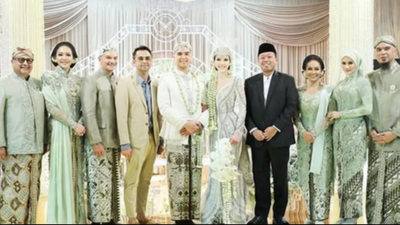 Adu Gaya Maia Estianty dan Mulan Jameela yang Sama-Sama Pakai Kebaya Hijau Mint di Pernikahan Al Ghazali & Alyssa Daguise, Mana Favoritmu?