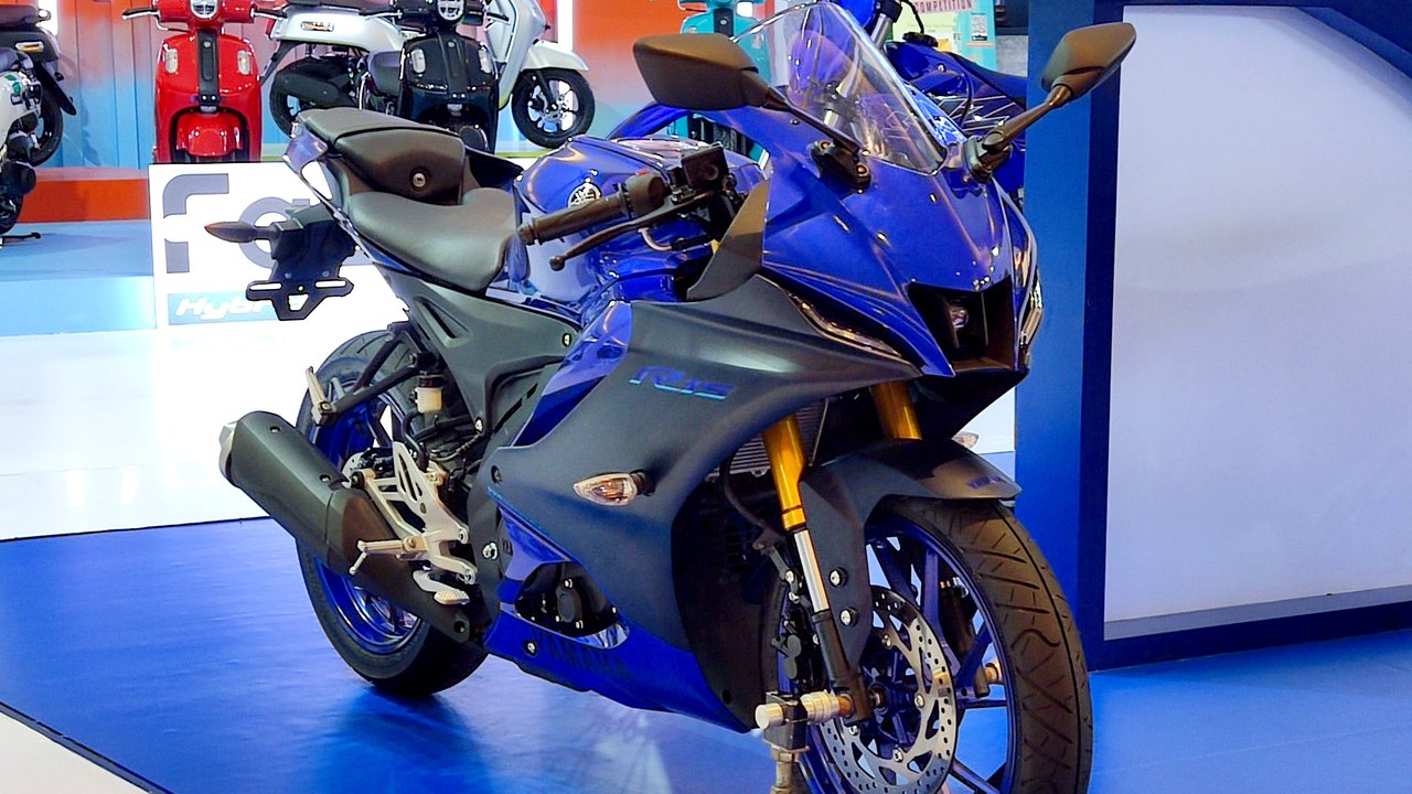 Penampakan Yamaha R15 V4 dengan Warna Baru