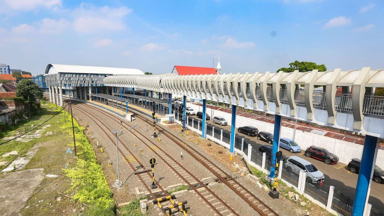 Kondisi skybridge yang menghubungkan Stasiun Bogor dengan Stasiun Paledang, Bogor, Jawa Barat, Senin (16/6/2025).