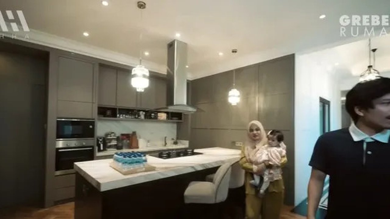 6 Potret Dapur Shireen Sungkar Modern & Elegan, Ada Sentuhan Tangan Irwansyah yang Bikin Makin Ciamik