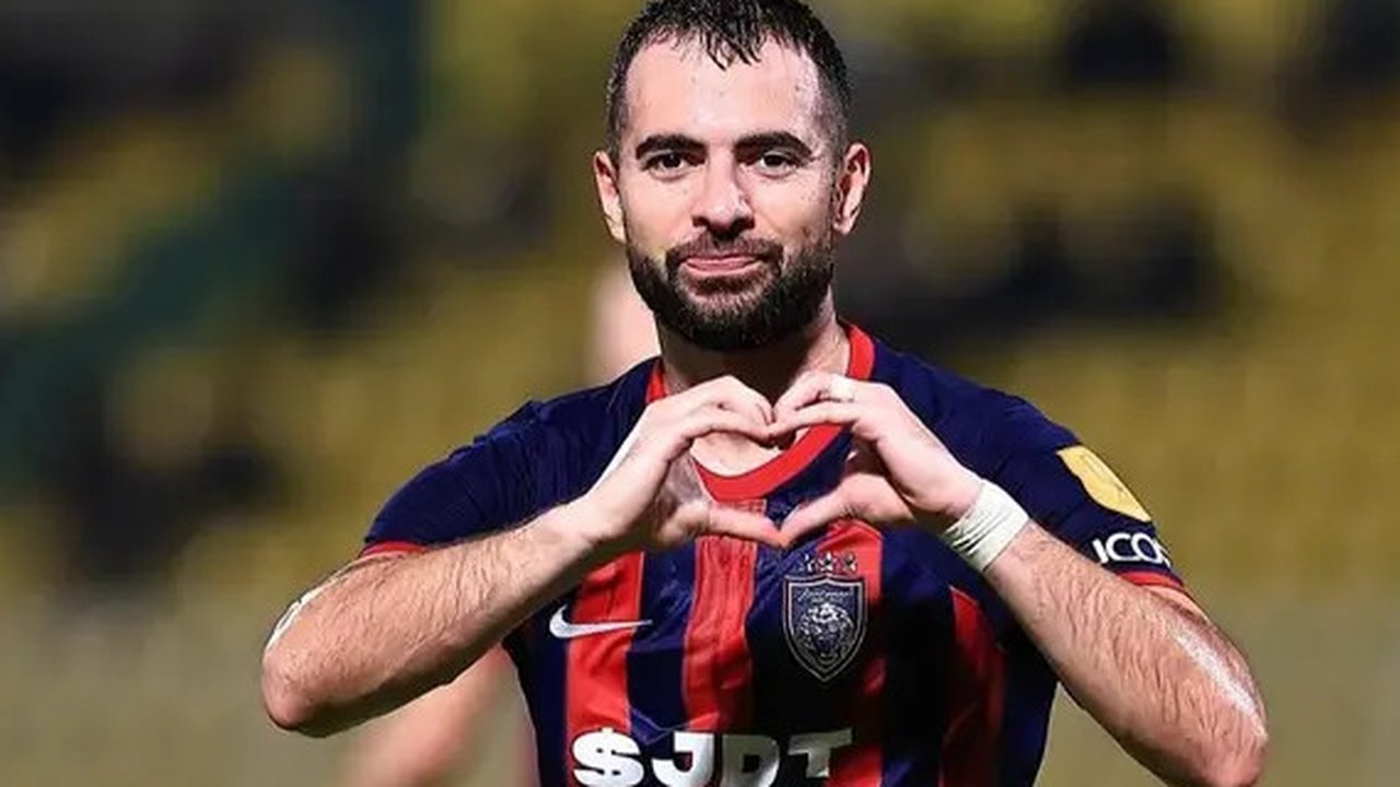 Bek Johor Darul Ta'zim (JDT) dan Timnas Indonesia, Jordi Amat. (Bola.com/Dok.Facebook JDT).