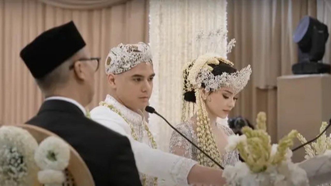 Mewah nan Sakral, Ini 9 Potret Detail Dekorasi Akad Nikah Al Ghazali dan Alyssa Daguise (sumber: Instagram/alyssadaguise)