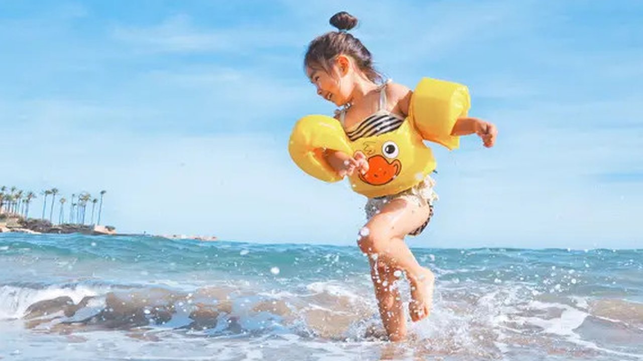 Ilustrasi Anak Berangkat Sekolah