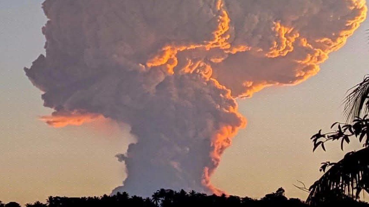 Erupsi Gunung Lewotobi Laki-Laki, BNPB: Tidak Ada Korban Jiwa