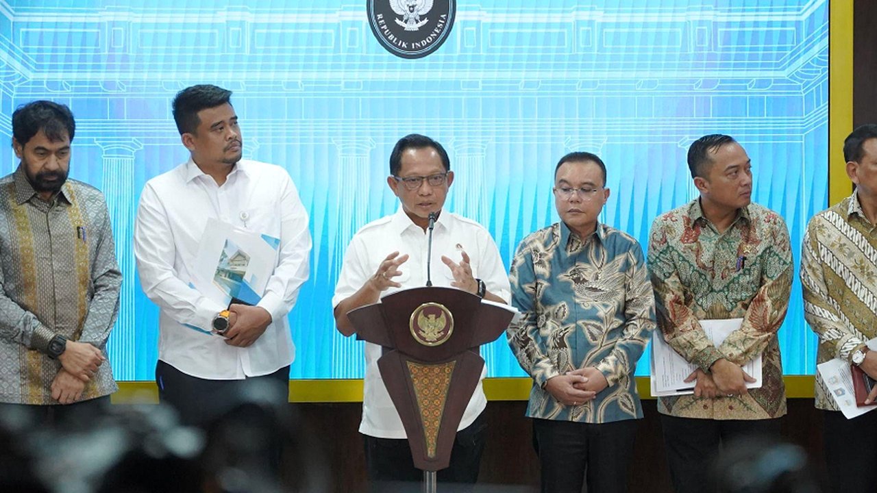 Konferensi pers keputusan Presiden Prabowo Subianto terkait polemik 4 pulau Aceh-Sumut