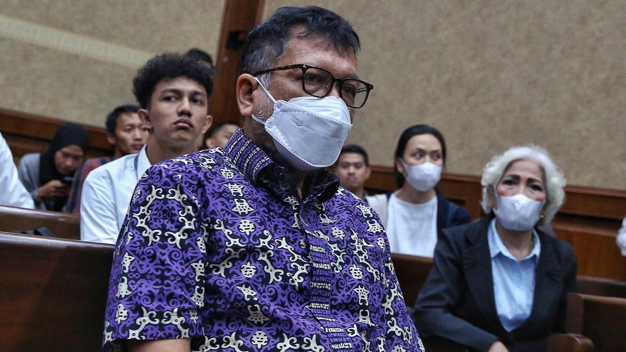 Mantan pejabat Mahkamah Agung (MA) Zarof Ricar menjalani sidang perdana dalam kasus suap hakim pembebas Gregorius Ronald Tannur. (Liputan6.com/Angga Yuniar)