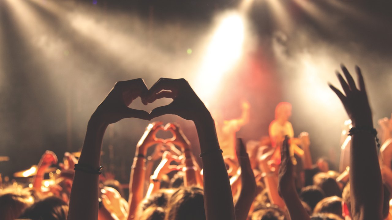Ilustrasi konser musik (Photo by Anthony DELANOIX on Unsplash)