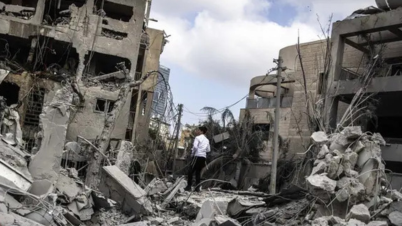 380 WNI di Iran Bakal Dievakuasi Lewat Jalur Darat