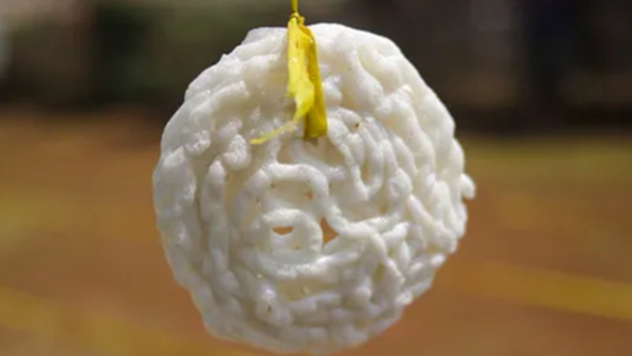 Makan Kerupuk