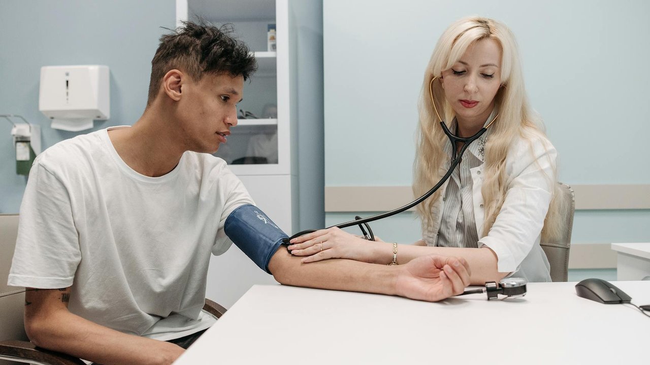 ilustrasi tekanan darah naik