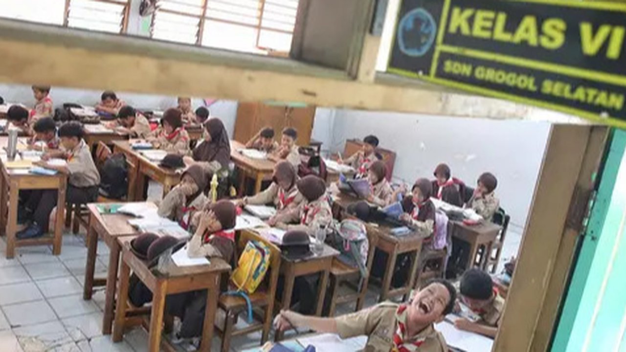 Sejumlah siswa mengikuti kegiatan belajar di Sekolah Dasar Negeri (SDN) Grogol Selatan 08 Pagi, Jakarta, Rabu (28/5/2025). (Liputan6.com/Angga Yuniar)