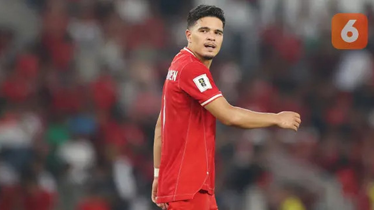 Pemain Timnas Indonesia, Ragnar Oratmangoen melakukan selebrasi setelah mencetak gol ke gawang Vietnam pada laga Grup F Kualifikasi Piala Dunia 2026 di My Dinh Stadium, Vietnam, Selasa (26/03